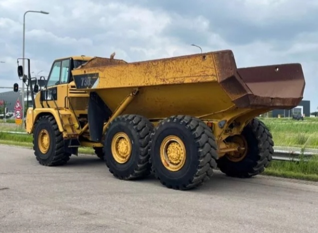 CATERPILLAR 730